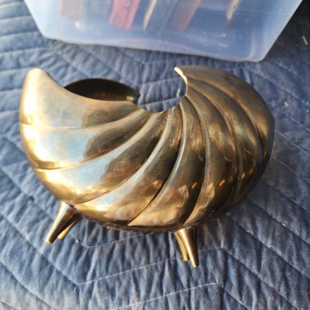 BRASS SEASHELL FOOTED VASE. NAUTILUS DESIGN. PRISTINE